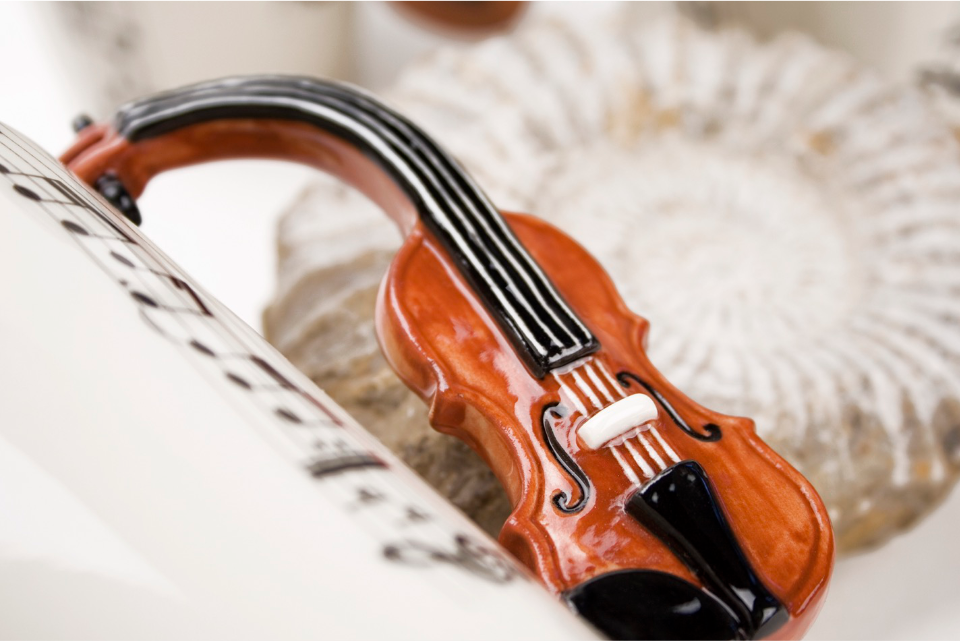 Violin-themed coffee mug from Blue Witch